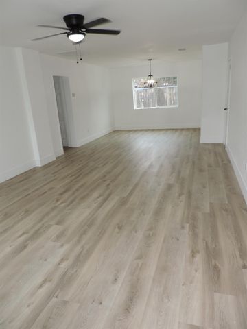 3777 E Olive Avenue, Fresno, CA 93702