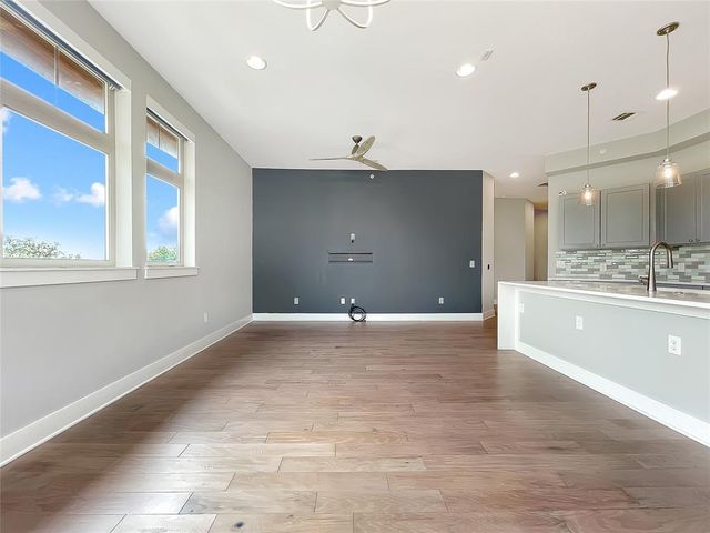 908 Nueces ST 42, Austin, TX 78701