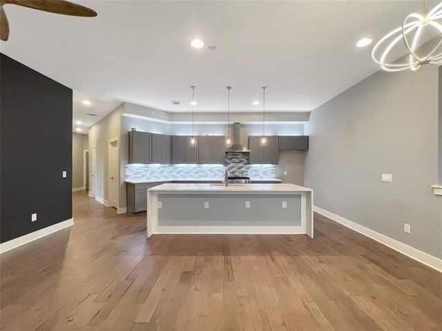 908 Nueces ST 42, Austin, TX 78701