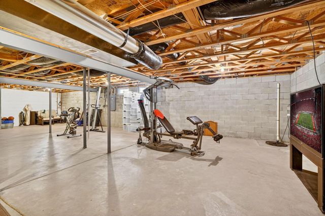 2070 Bryton Drive, Powell, OH 43065