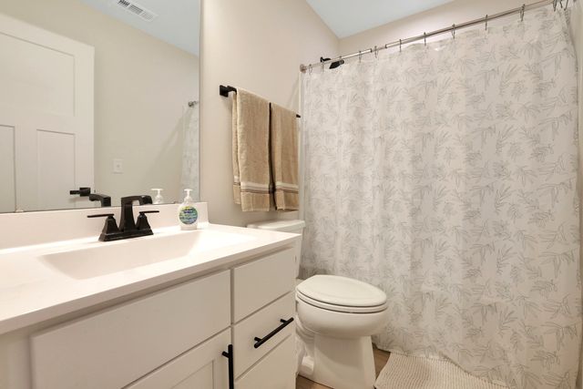 155 Canterbury Way, Lake Zurich, IL 60047