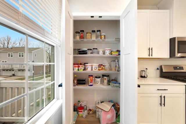 155 Canterbury Way, Lake Zurich, IL 60047