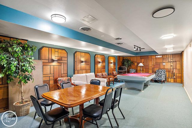 225 Riviera Drive 46, Saint Clair Shores, MI 48080