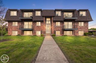 225 Riviera Drive 46, Saint Clair Shores, MI 48080