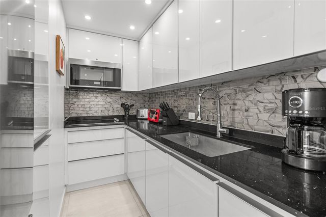 5803 CALLE JOSÉ M. TARTAK 1204, Carolina, PR 00979