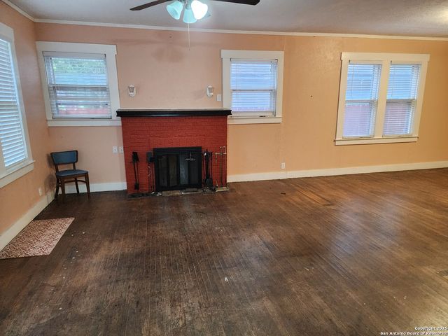 622 cedar, Seguin, TX 78155