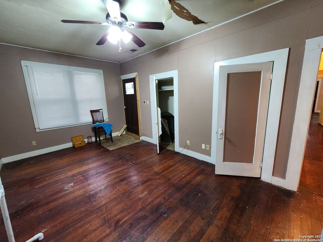 622 cedar, Seguin, TX 78155