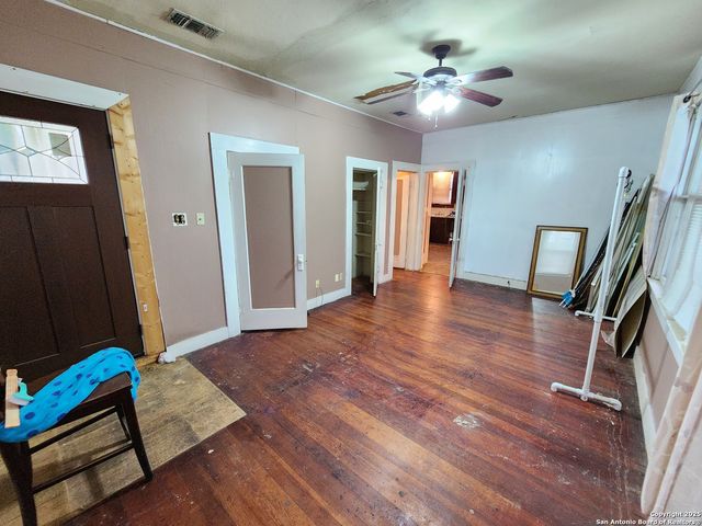 622 cedar, Seguin, TX 78155