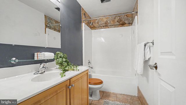 909 BOUNDARY CT, Coatesville, PA 19320