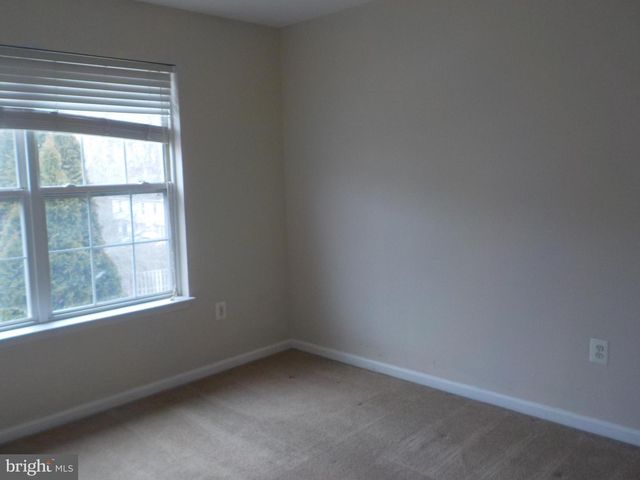 703 KINGS CREST DR, Stafford, VA 22554