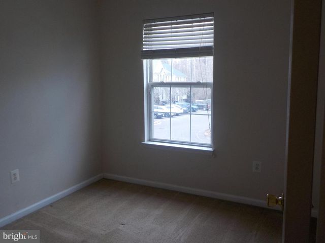 703 KINGS CREST DR, Stafford, VA 22554