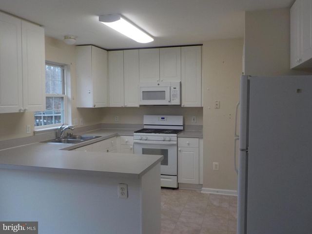 703 KINGS CREST DR, Stafford, VA 22554