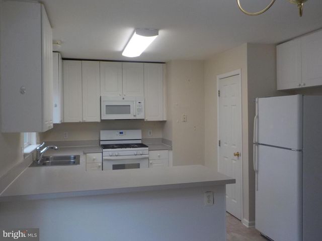 703 KINGS CREST DR, Stafford, VA 22554