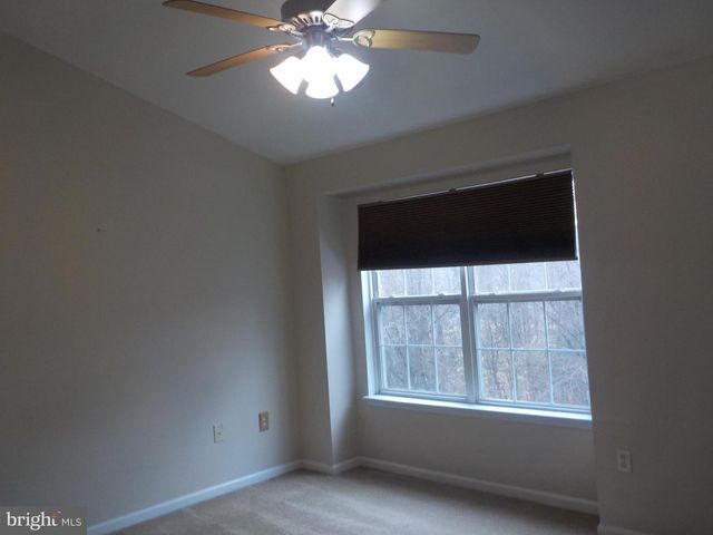 703 KINGS CREST DR, Stafford, VA 22554