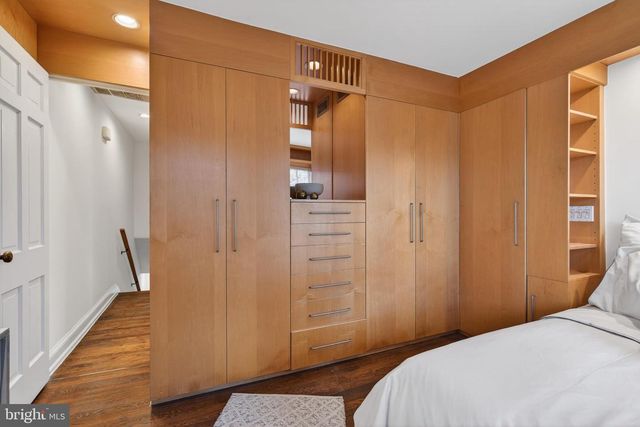 1610 33RD ST NW, Washington, DC 20007