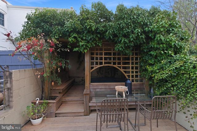 1610 33RD ST NW, Washington, DC 20007