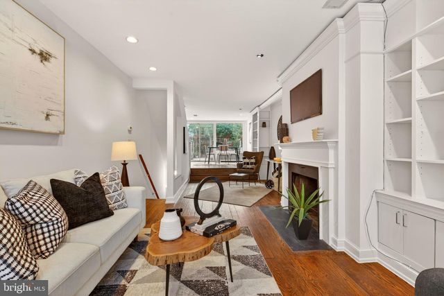 1610 33RD ST NW, Washington, DC 20007