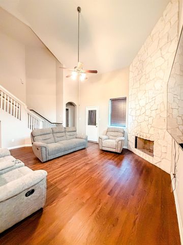 101 White Wing Lane, Sealy, TX 77474