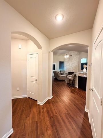 101 White Wing Lane, Sealy, TX 77474
