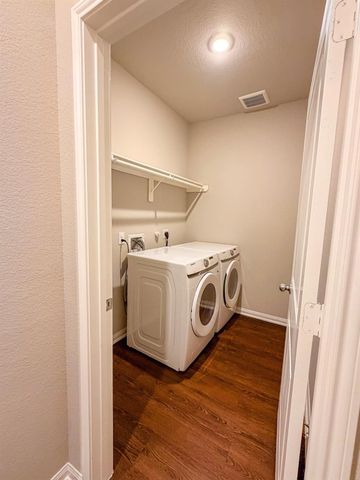 101 White Wing Lane, Sealy, TX 77474