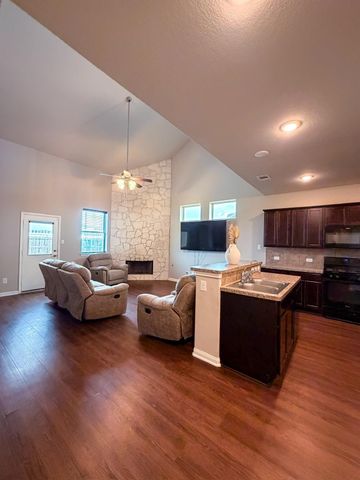 101 White Wing Lane, Sealy, TX 77474