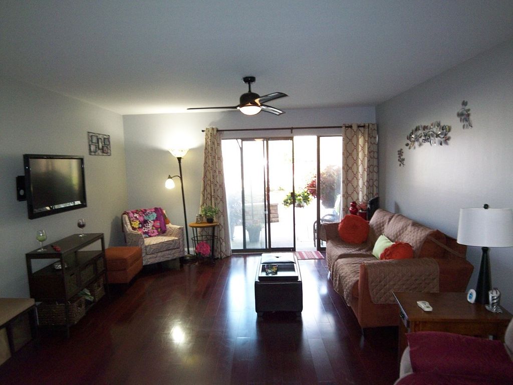1926 Prairie Square 108, Schaumburg, IL 60173 — photo 2