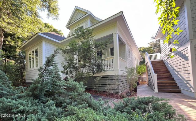 18 Three Flipper Trail, Southport, NC 28461