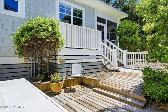 18 Three Flipper Trail, Southport, NC 28461