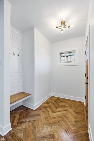 5525 W Berenice Avenue, Chicago, IL 60641