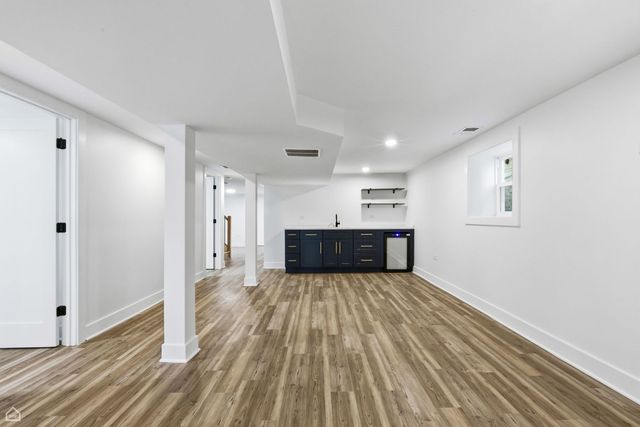 5525 W Berenice Avenue, Chicago, IL 60641