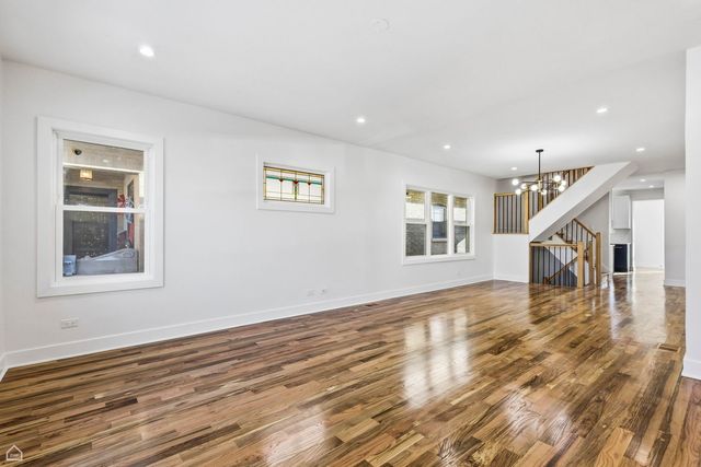 5525 W Berenice Avenue, Chicago, IL 60641