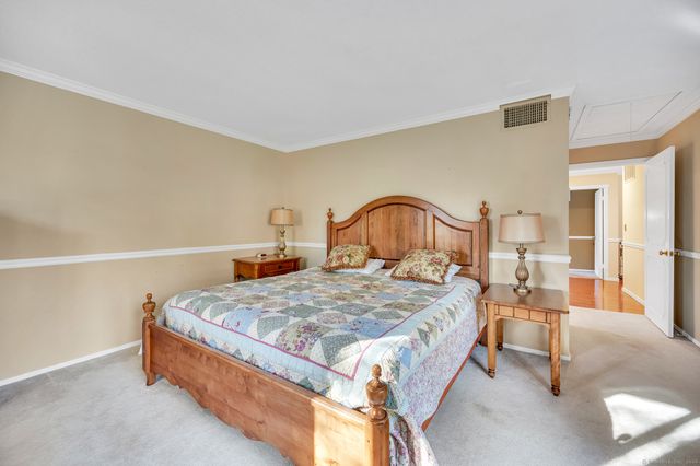999 Heritage Village B, Southbury, CT 06488