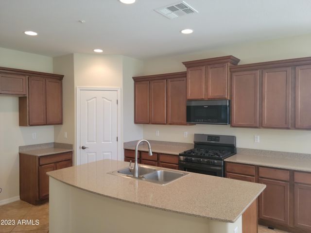 31111 N 136th Lane, Peoria, AZ 85383