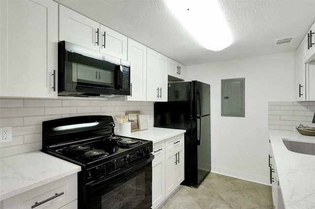 8911 BLIND PASS ROAD 104, St Petersburg, FL 33706