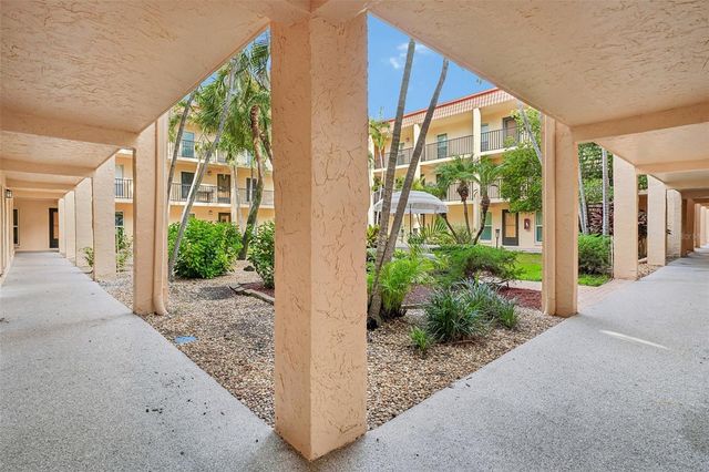 8911 BLIND PASS ROAD 104, St Petersburg, FL 33706