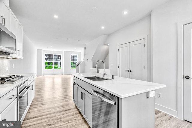 11236 BUNSEN ST, Reston, VA 20190