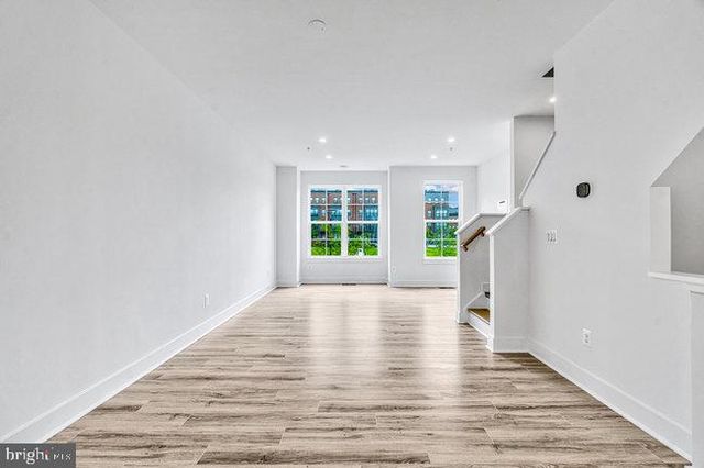 11236 BUNSEN ST, Reston, VA 20190
