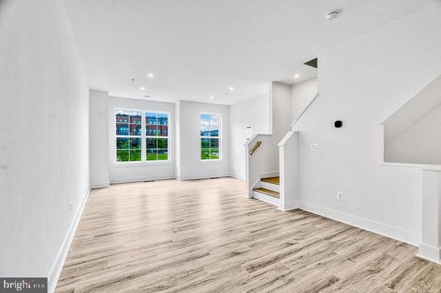 11236 BUNSEN ST, Reston, VA 20190