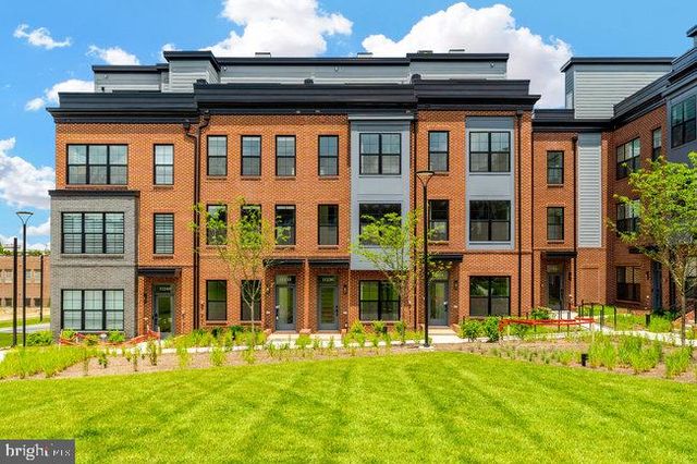 11236 BUNSEN ST, Reston, VA 20190