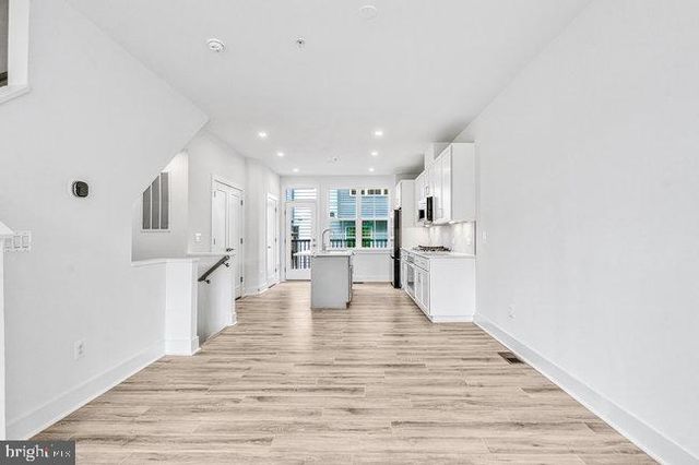 11236 BUNSEN ST, Reston, VA 20190