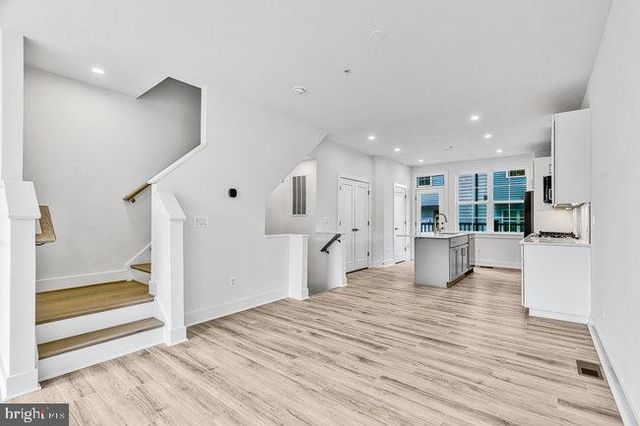 11236 BUNSEN ST, Reston, VA 20190