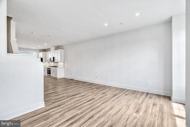 11236 BUNSEN ST, Reston, VA 20190