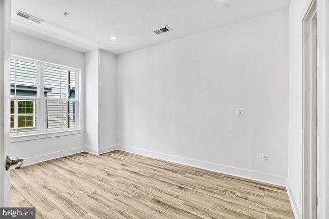 11236 BUNSEN ST, Reston, VA 20190