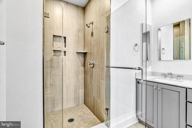 11236 BUNSEN ST, Reston, VA 20190