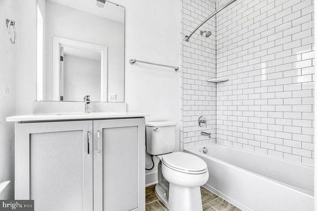 11236 BUNSEN ST, Reston, VA 20190
