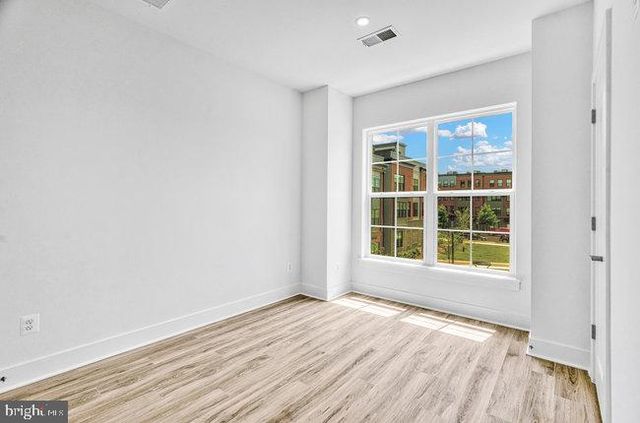 11236 BUNSEN ST, Reston, VA 20190