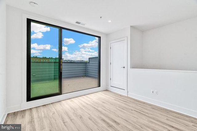 11236 BUNSEN ST, Reston, VA 20190