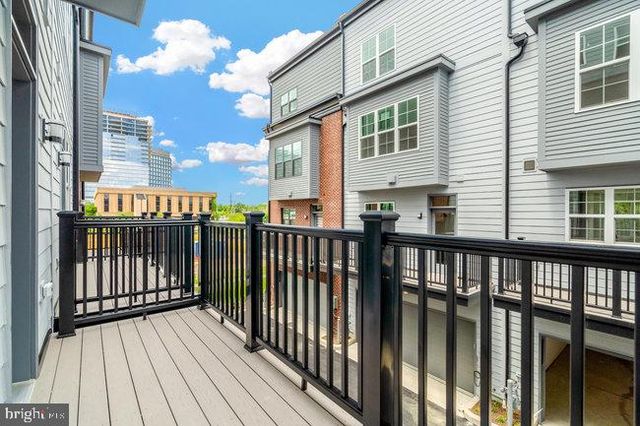 11236 BUNSEN ST, Reston, VA 20190