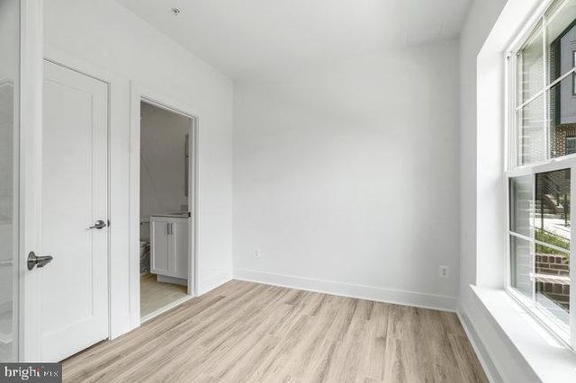 11236 BUNSEN ST, Reston, VA 20190