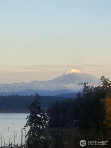 820 Guard Street, Friday Harbor, WA 98250